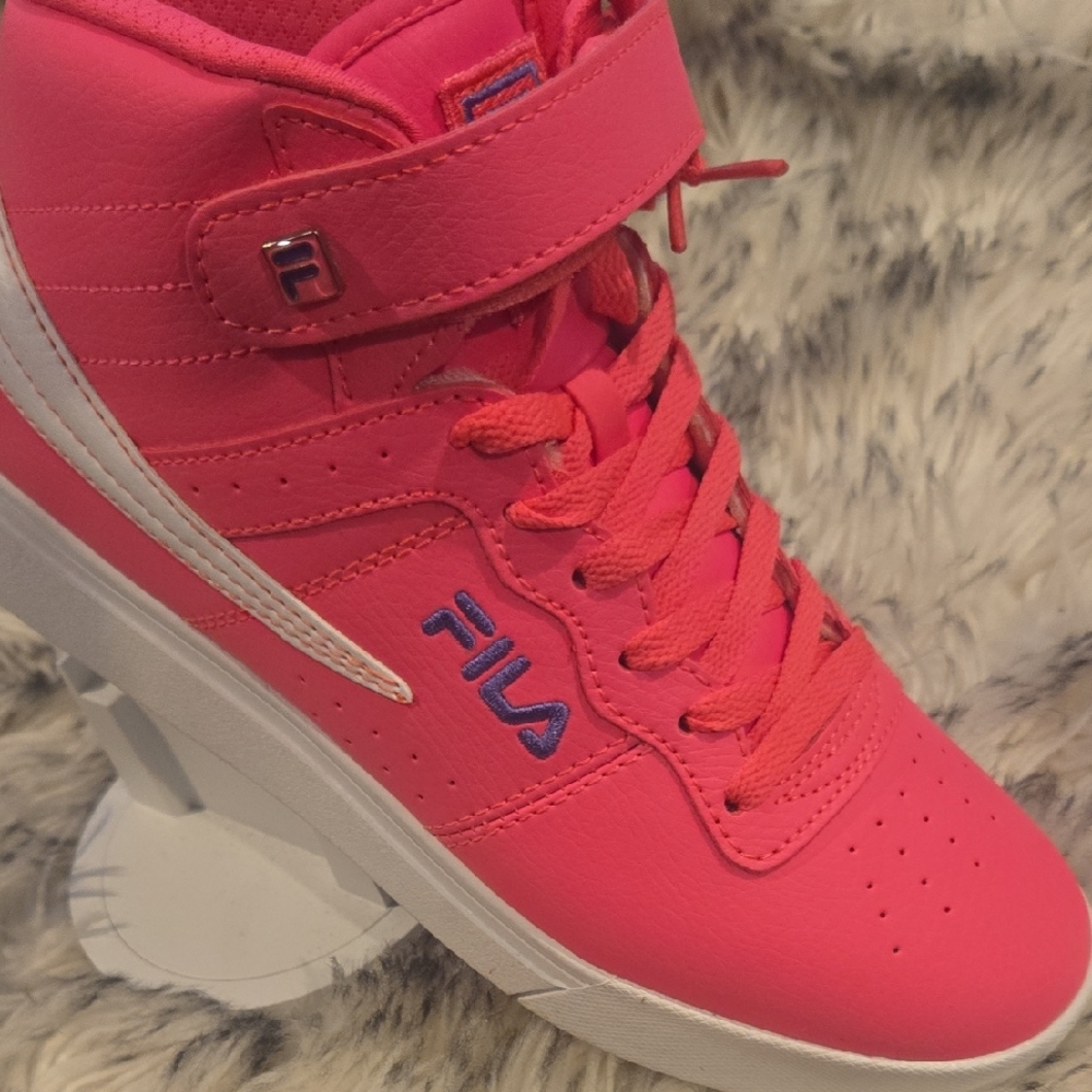Fila Women's Pink High-Top Sneakers